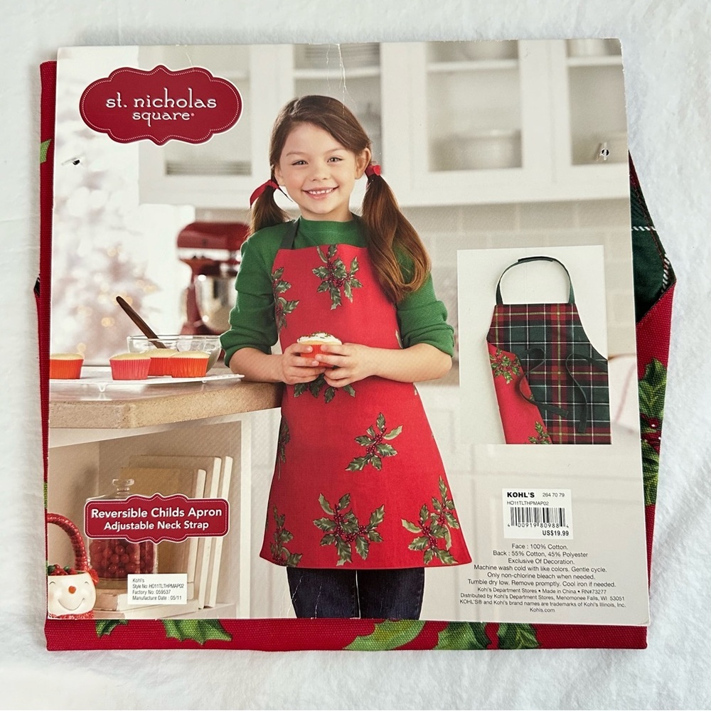 St Nicholas Square for Kohl’s NWT kids reversible holiday apron